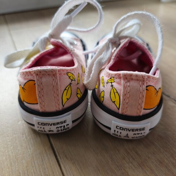 Baby Converse Tweety Bird - Picture 4 of 5